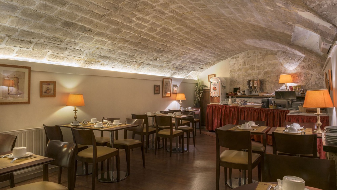 Photo of Livingroom in 9th Arrondissement