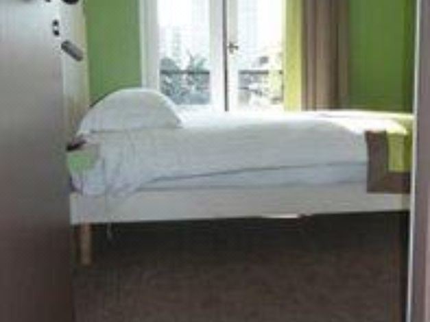 Photo of Bedroom in Suresnes