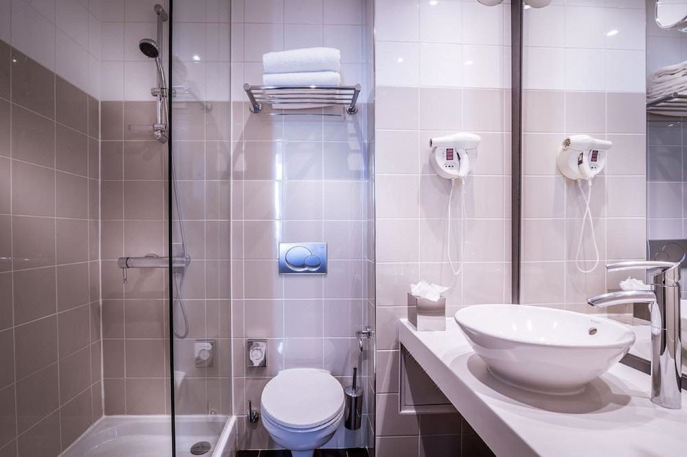 Photo of Bathroom in Quartier du Faubourg-Montmartre