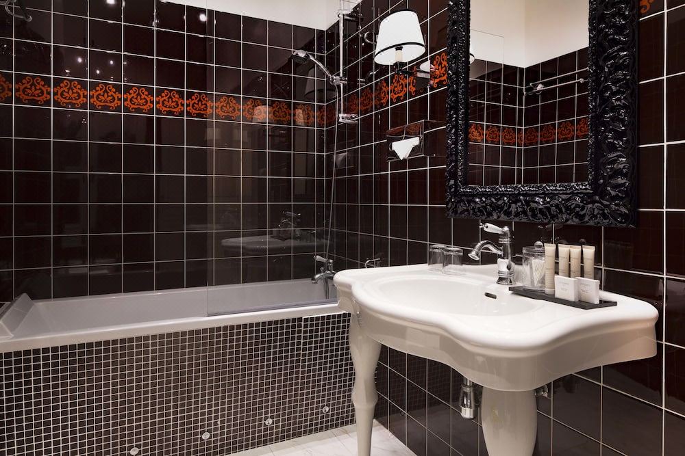 Photo of Bathroom in 7th Arrondissement