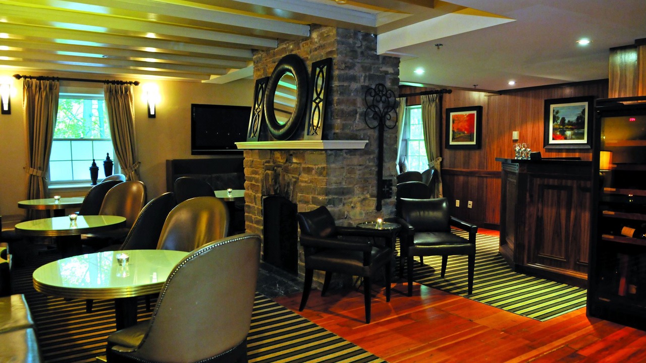 Photo of Livingroom in Erin Mills