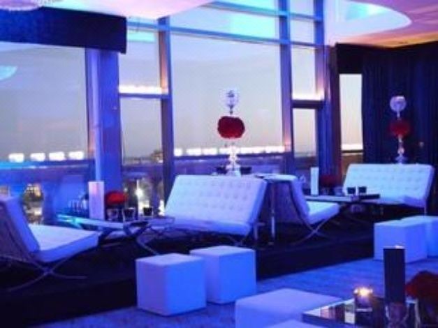 Photo of Livingroom in Bloor-Yorkville