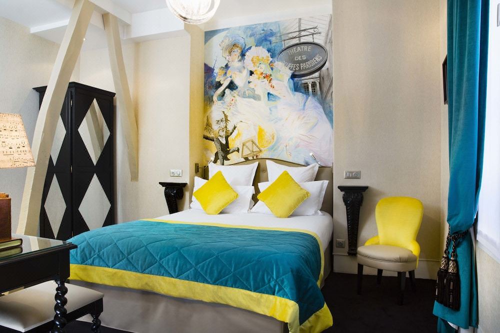 Photo of Bedroom in 7th Arrondissement