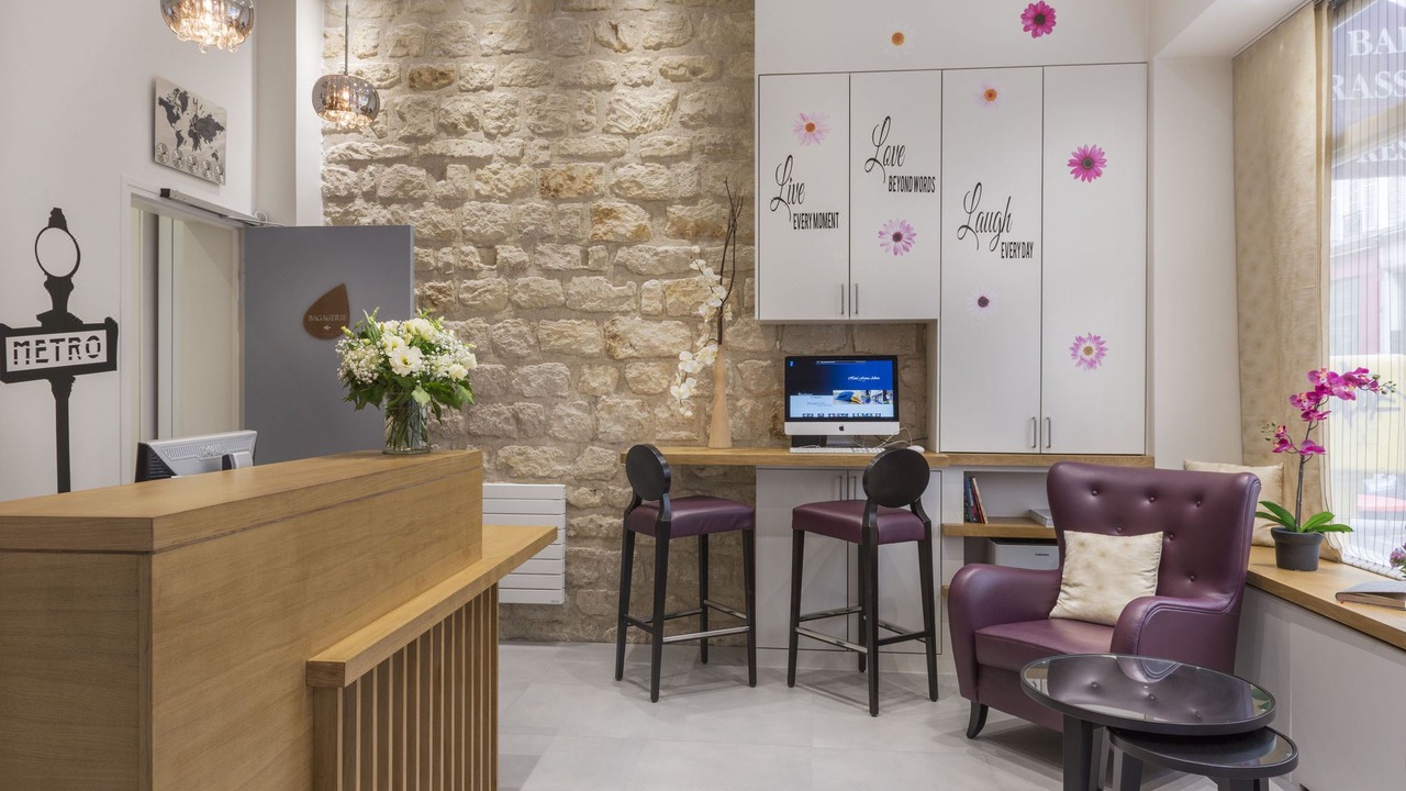 Photo of Livingroom in 9th Arrondissement