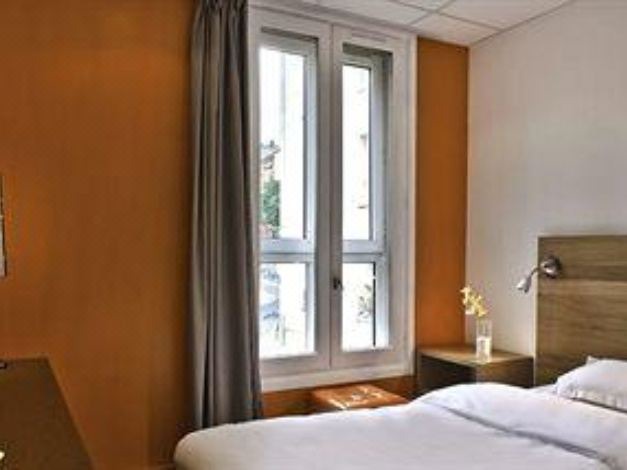 Photo of Bedroom in Suresnes