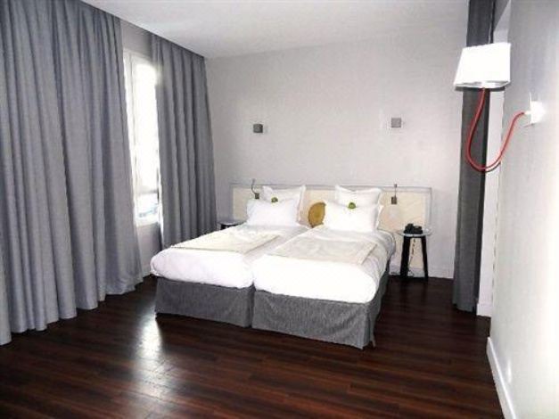 Photo of Bedroom in Suresnes
