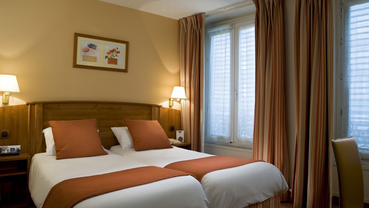 Photo of Bedroom in 5th Arrondissement