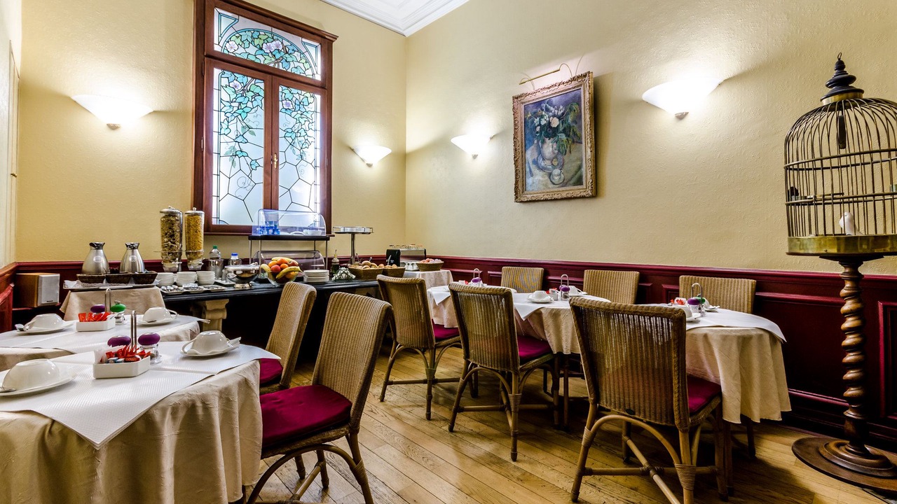Photo of Livingroom in 9th Arrondissement