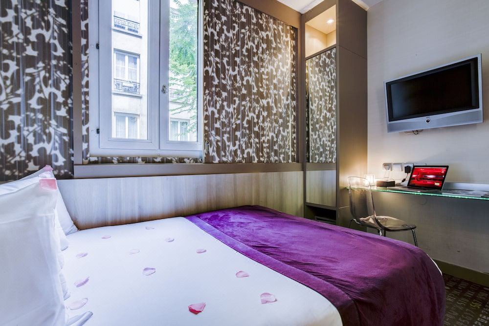 Photo of Bedroom in Val-de-Grace