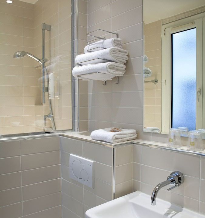 Photo of Bathroom in 7th Arrondissement