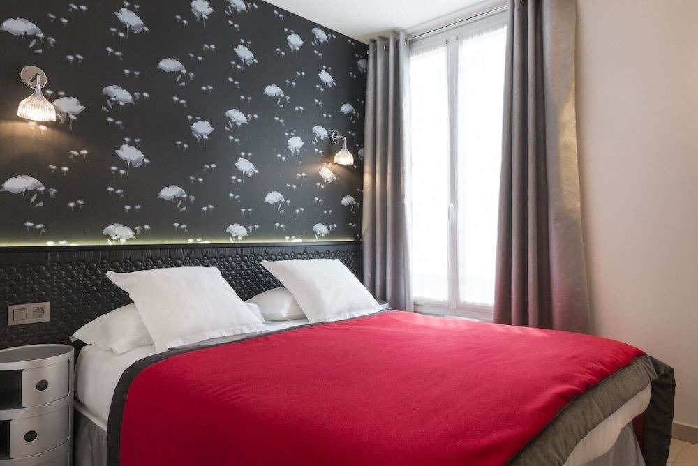Photo of Bedroom in Sorbonne