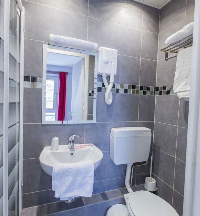 Photo of Bathroom in Quartier de la Chapelle