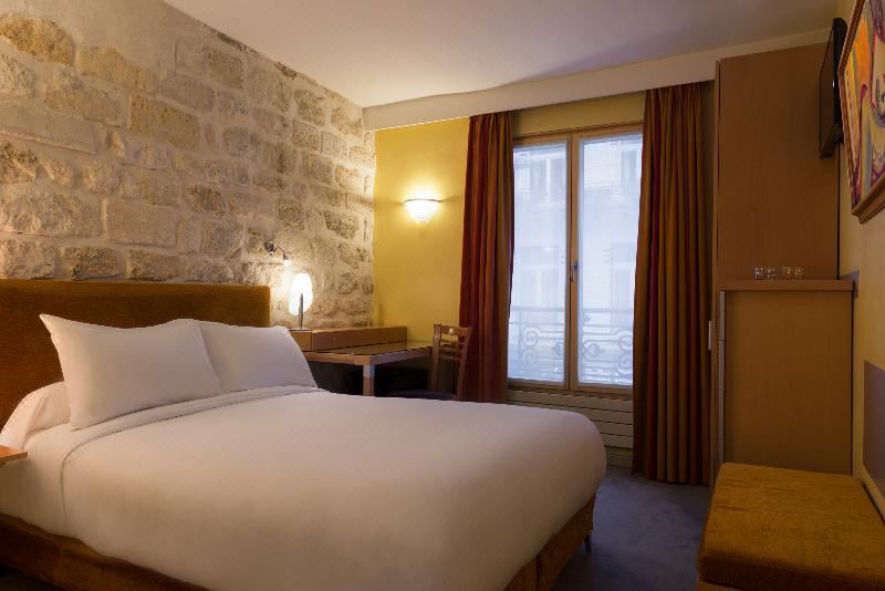 Photo of Bedroom in Notre-Dame-des-Champs
