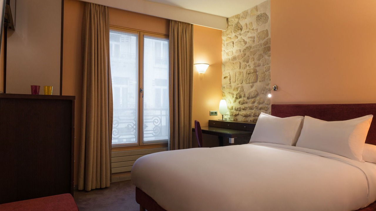 Photo of Bedroom in Notre-Dame-des-Champs