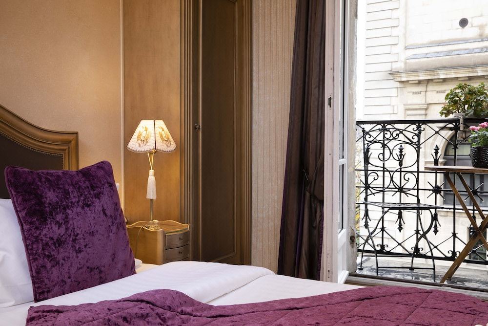 Photo of Bedroom in Latin