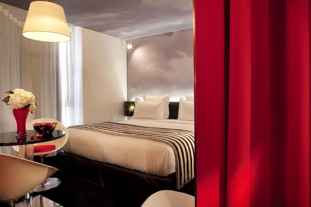 Photo of Bedroom in 7th Arrondissement