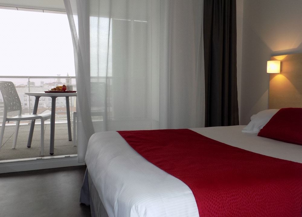 Photo of Bedroom in Saint-Ouen