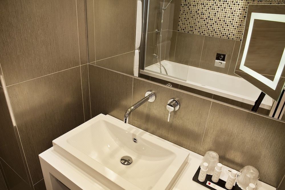 Photo of Bathroom in 7th Arrondissement