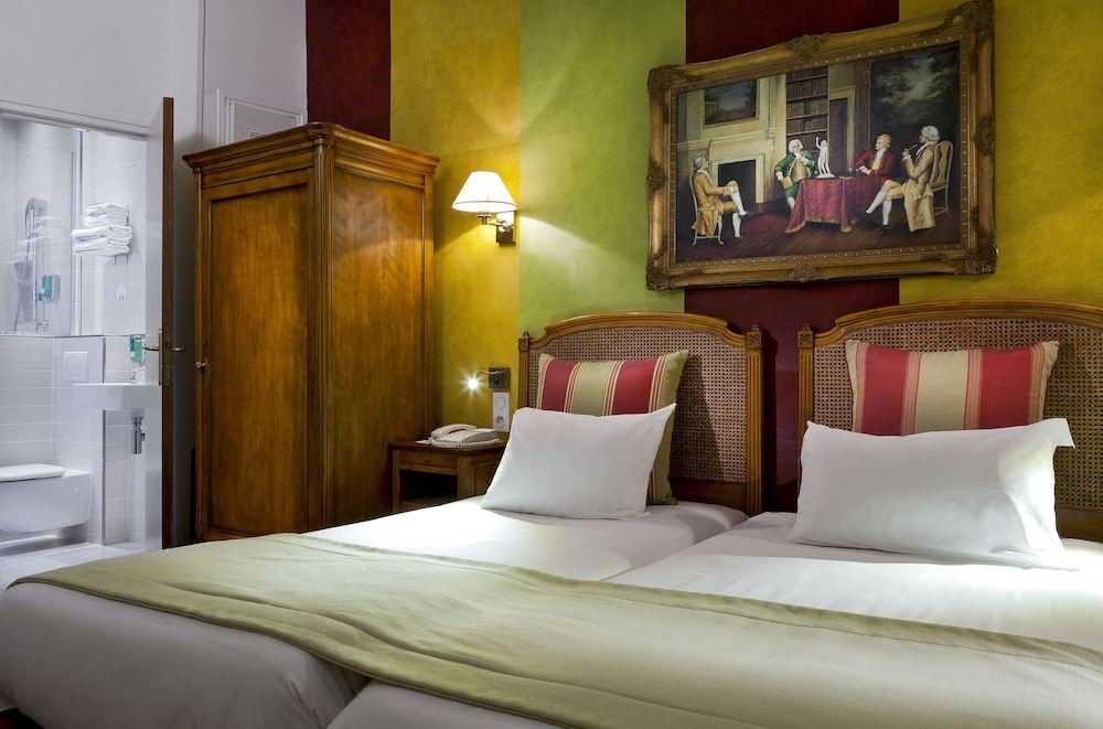 Photo of Bedroom in 7th Arrondissement