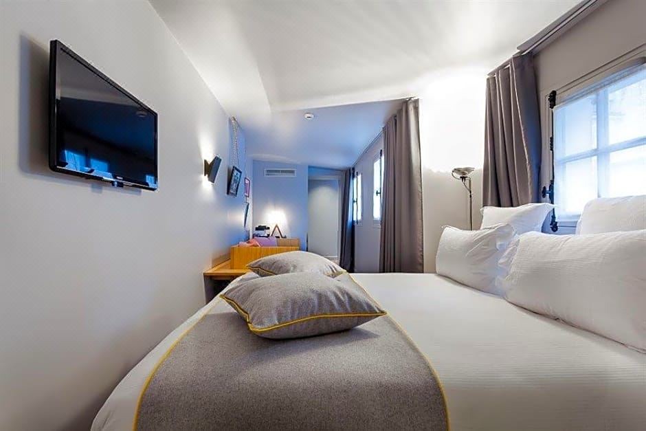 Photo of Bedroom in 7th Arrondissement