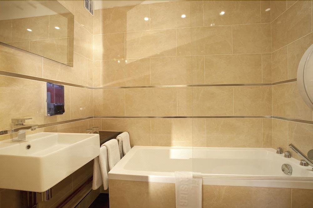 Photo of Bathroom in Palais-Royal