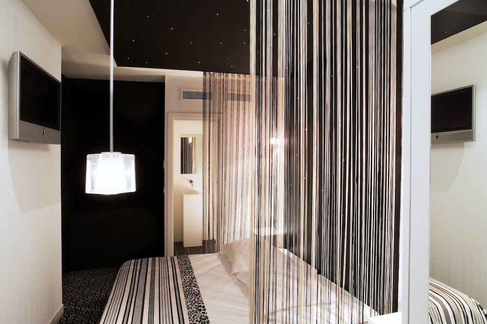 Photo of Bedroom in Val-de-Grace