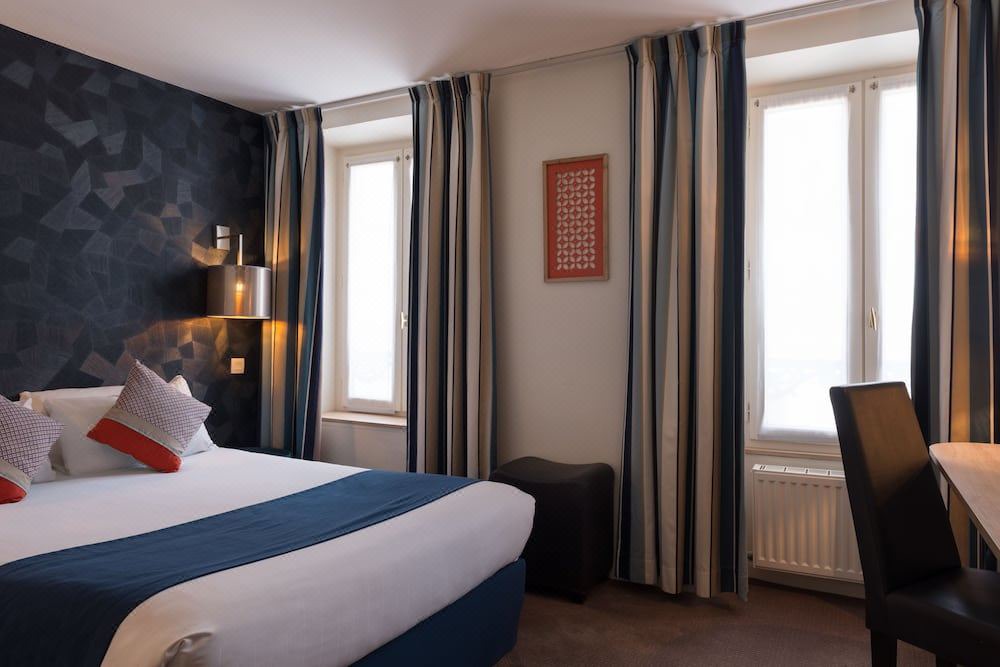 Photo of Bedroom in 9th Arrondissement