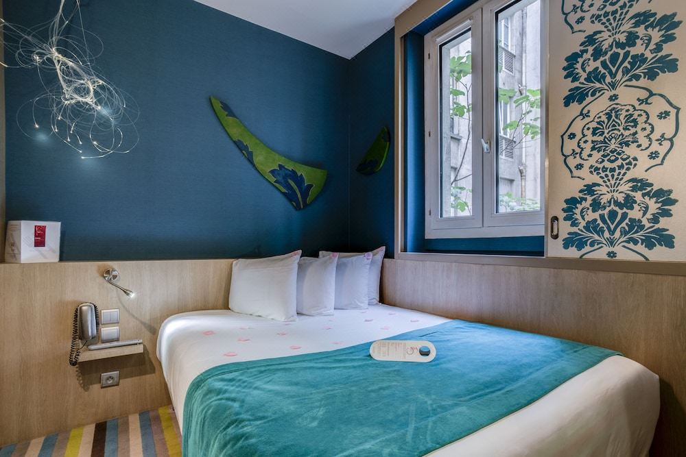 Photo of Bedroom in Val-de-Grace