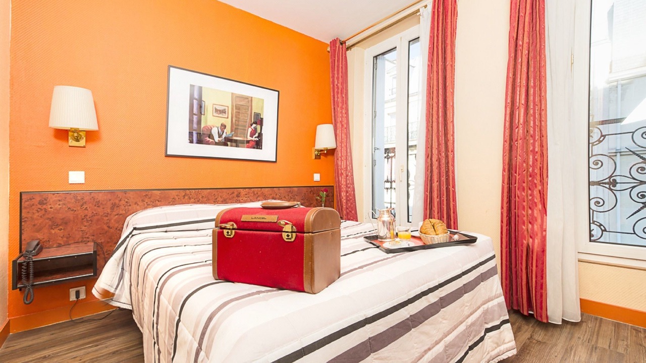 Photo of Bedroom in Val-de-Grace