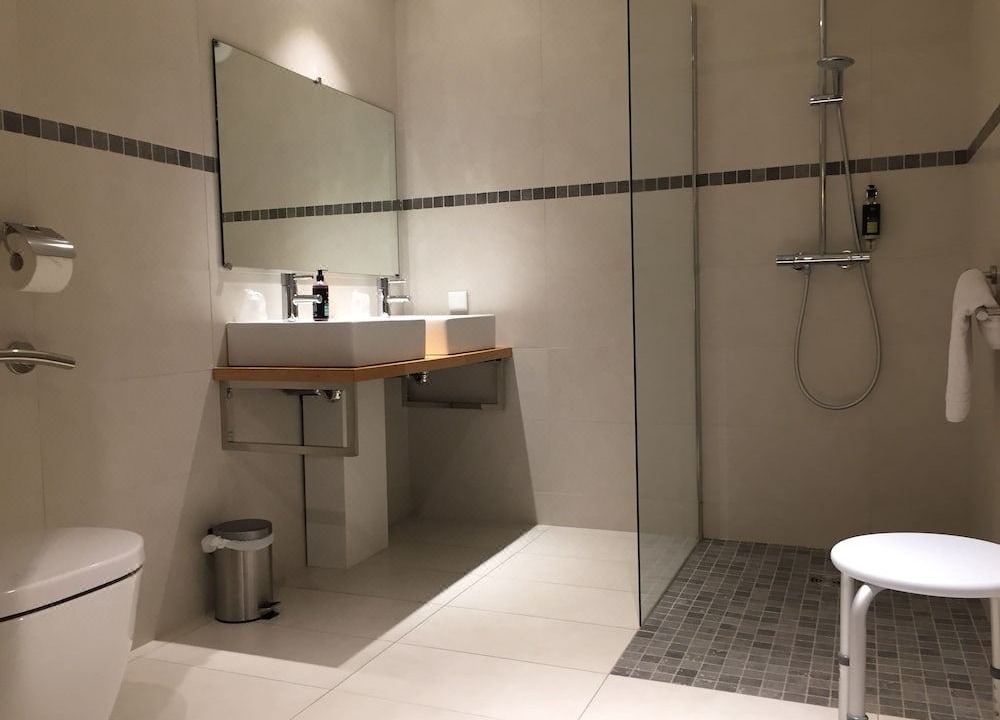 Photo of Bathroom in Puteaux