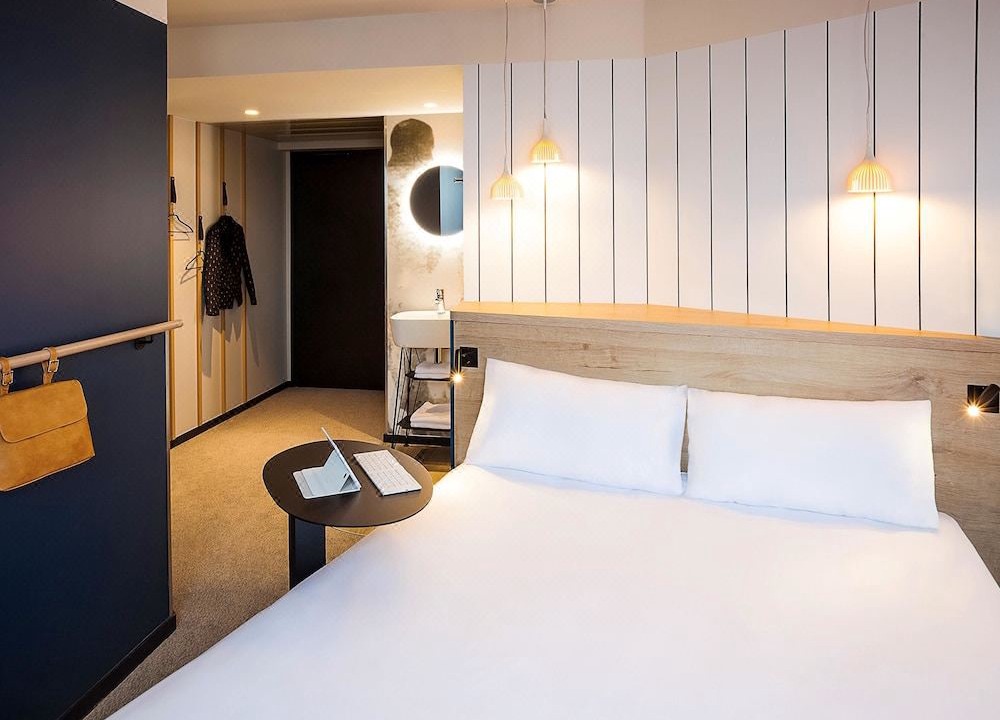 Photo of Bedroom in Republique–Point-du-Jour