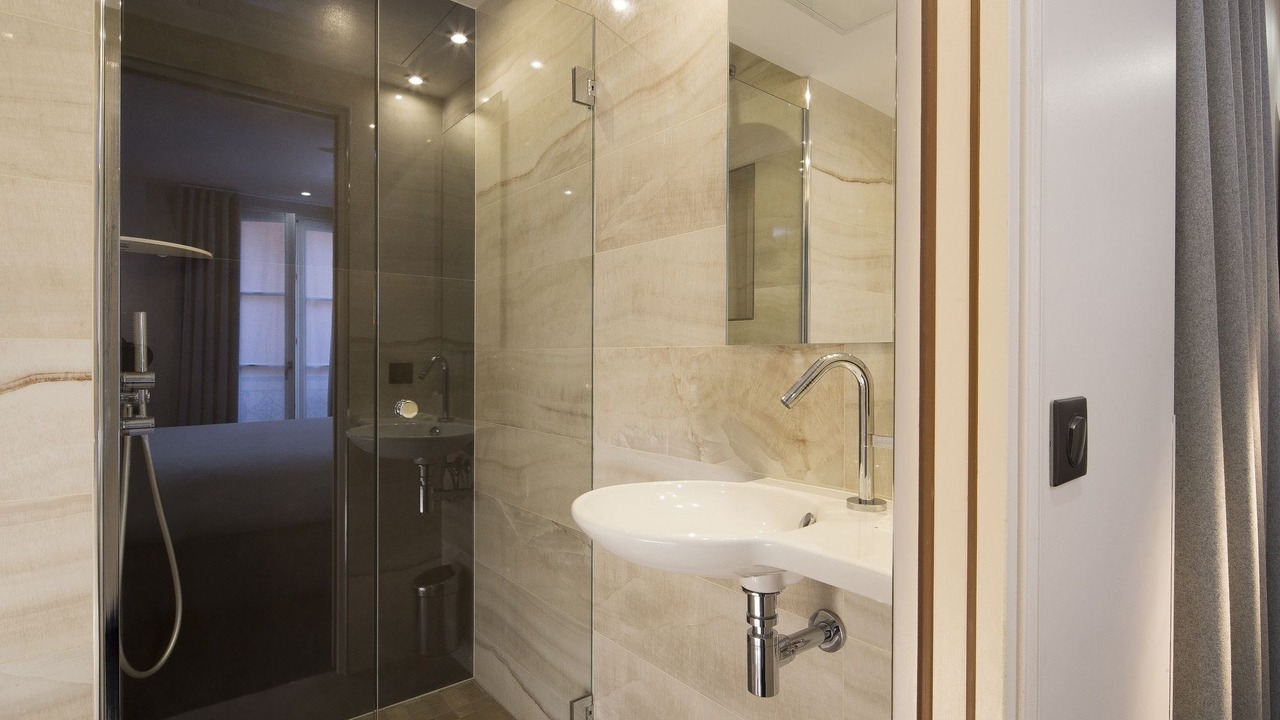 Photo of Bathroom in Batignolles