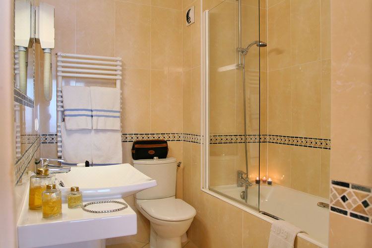 Photo of Bathroom in Val-de-Grace