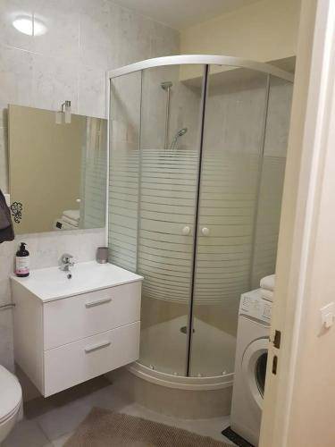 Photo of Bathroom in Les Pavillons-sous-Bois