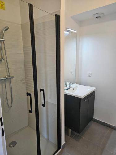 Photo of Bathroom in La Varenne Saint-Hilaire