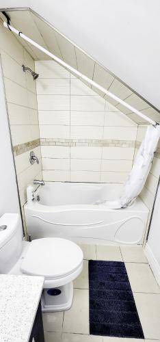 Photo of Bathroom in Cabbagetown South