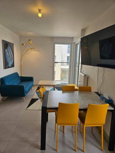 Photo of Livingroom in La Varenne Saint-Hilaire