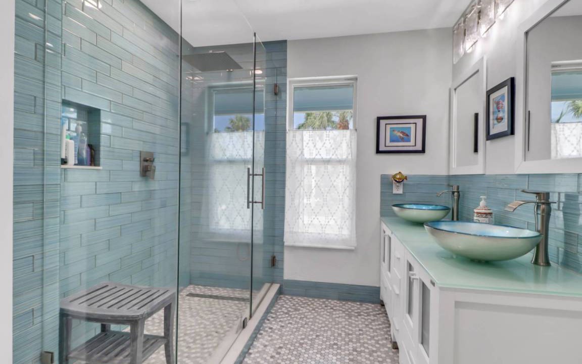 Photo of Bathroom in Truckland