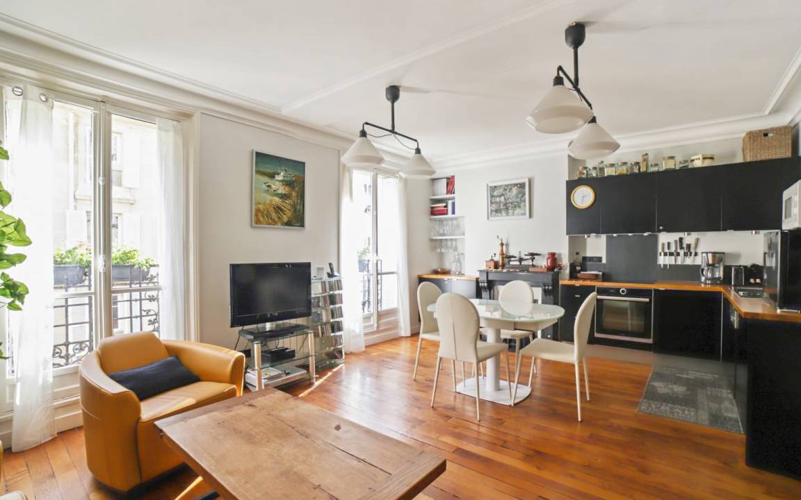 Photo of Livingroom in 18th Arrondissement