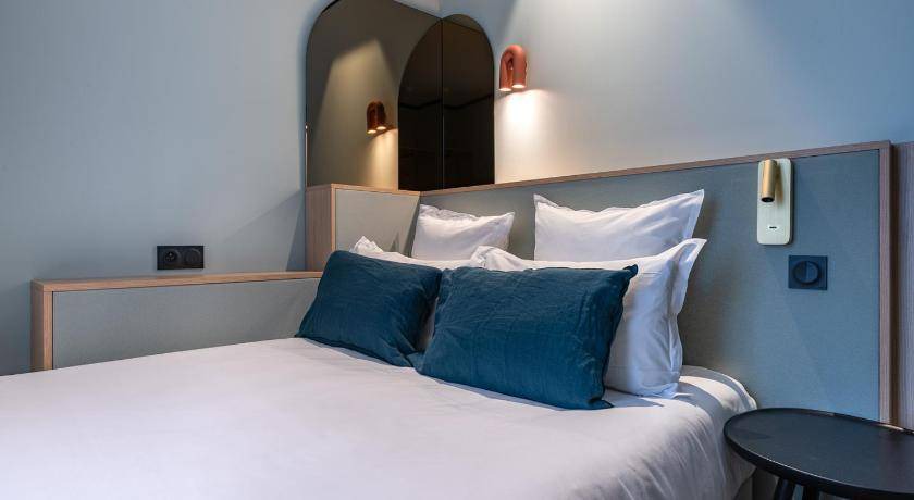 Photo of Bedroom in 8th Arrondissement