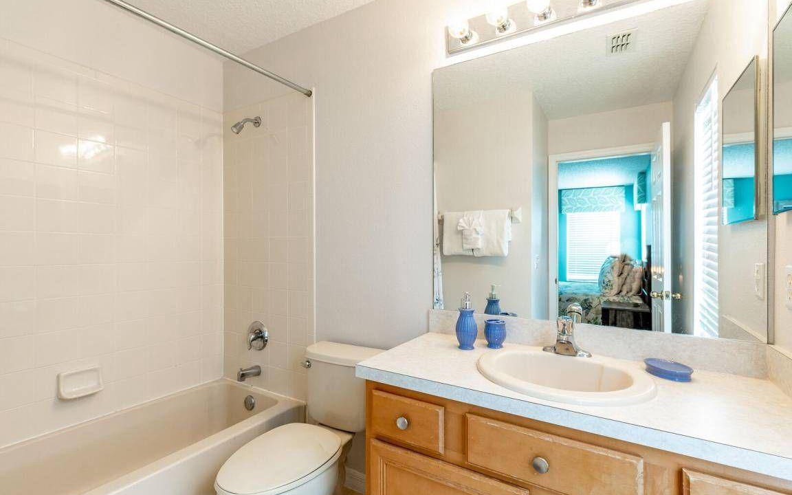 Photo of Bathroom in Seasons