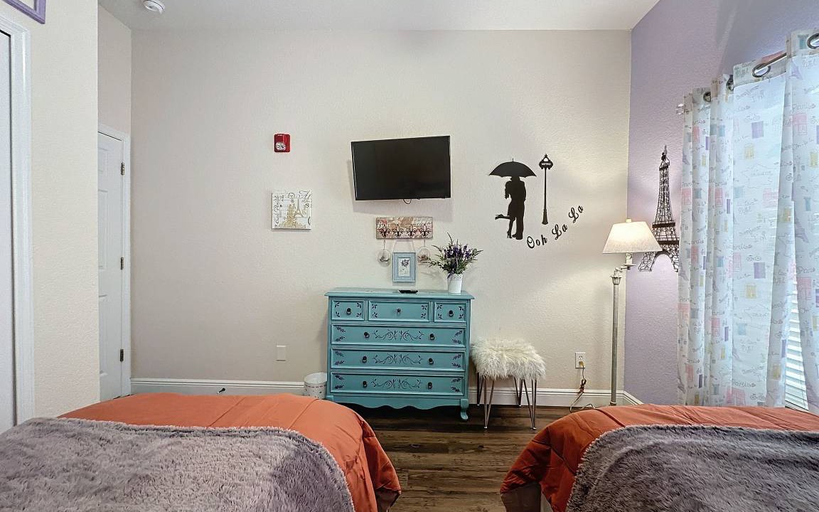 Photo of Bedroom in Bahama Bay