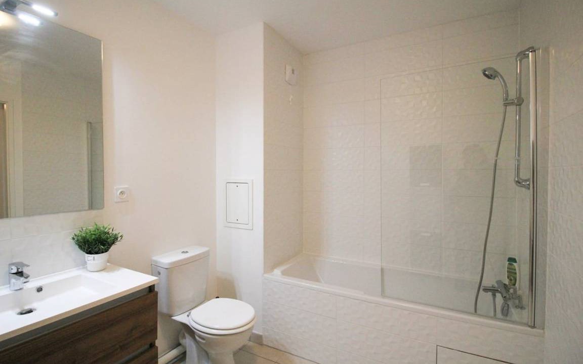 Photo of Bathroom in Clichy
