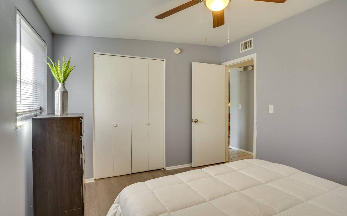 Photo of Bedroom in Lake Somerset