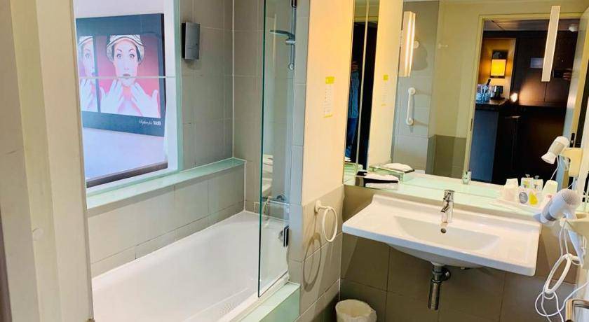 Photo of Bathroom in Roissy-en-France