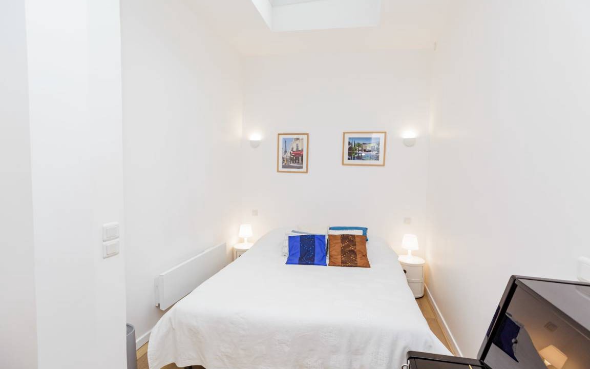 Photo of Bedroom in 7th Arrondissement