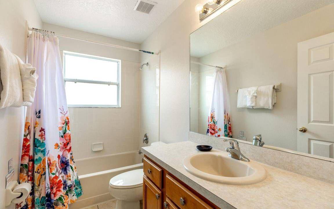 Photo of Bathroom in Seasons
