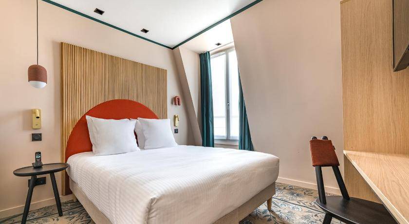 Photo of Bedroom in 8th Arrondissement