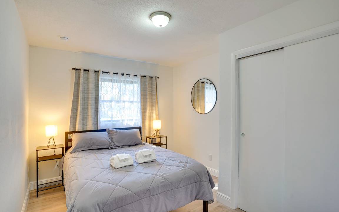 Photo of Bedroom in Cypress Gardens
