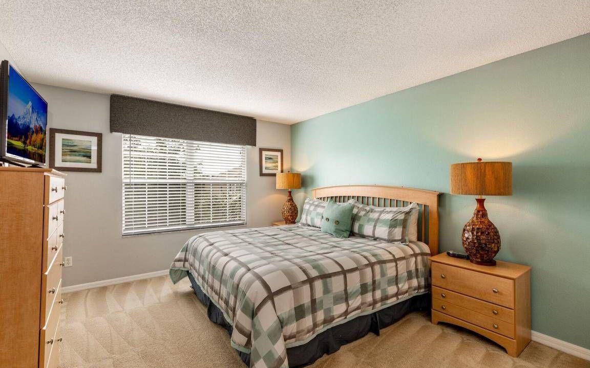 Photo of Bedroom in Seasons